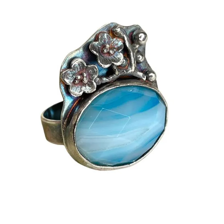 Kwiatowe inspiracje: wiersz o delikatności natury