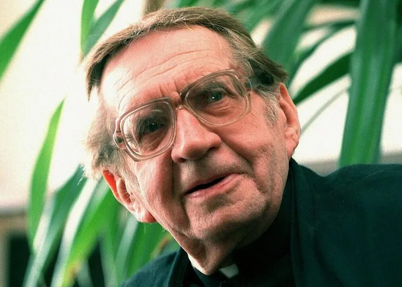 Kwiaty w poezji Jana Twardowskiego – delikatne refleksje o naturze i uczuciach