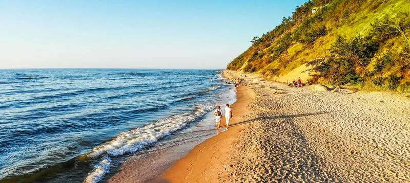 Magiczne chwile — wiersz o niezapomnianych wakacjach nad morzem