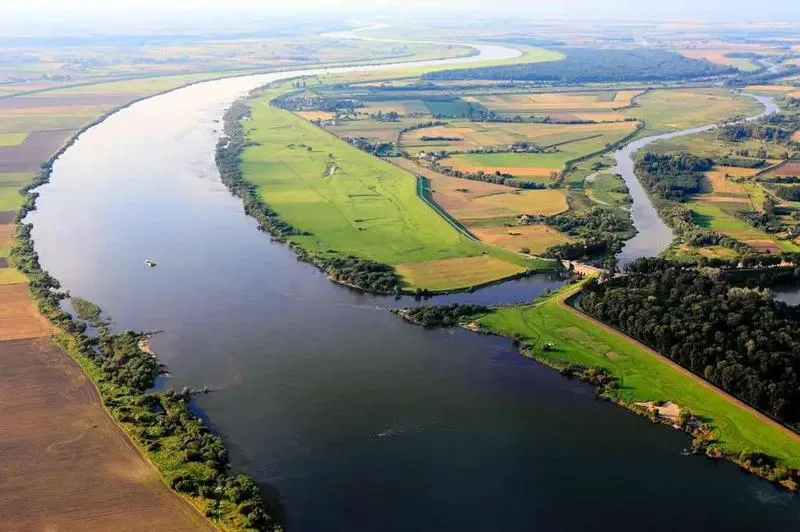 Magiczne opowieści o rzece: wiersze dla najmłodszych