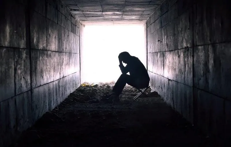 Miłość w bólu – wiersze o cierpieniu, które poruszają serce