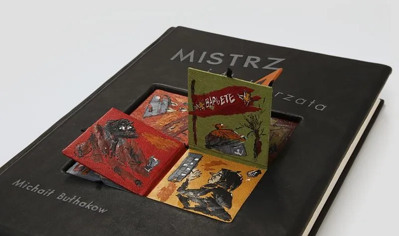 Mistrz oprawy książek — odkryj rzemieślnika, który tworzy unikalne dzieła