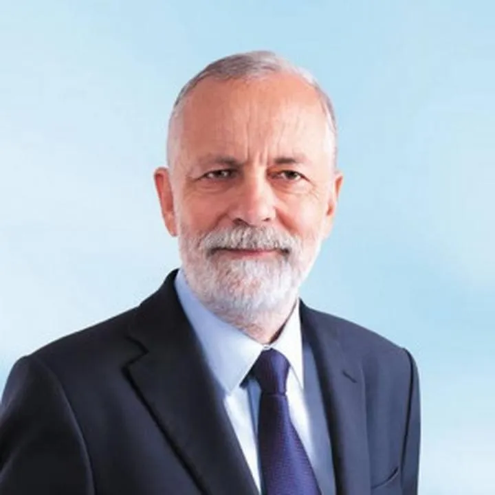 Odkryj świat emocji wierszy Rafała Grupińskiego