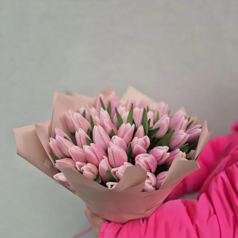 Tulipany w poezji: odkryj piękno wierszy o kwiatach w wiosennym rozkwicie