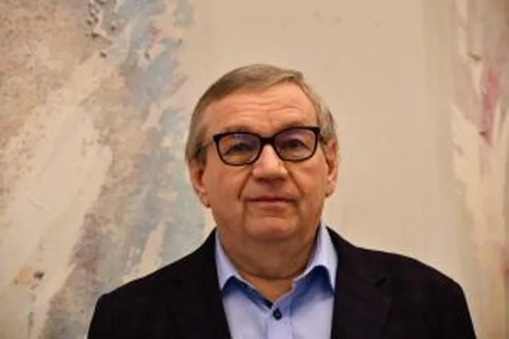 Zanurzenie w świat wierszy o aniołach Twardowskiego: magia i tajemnica poezji