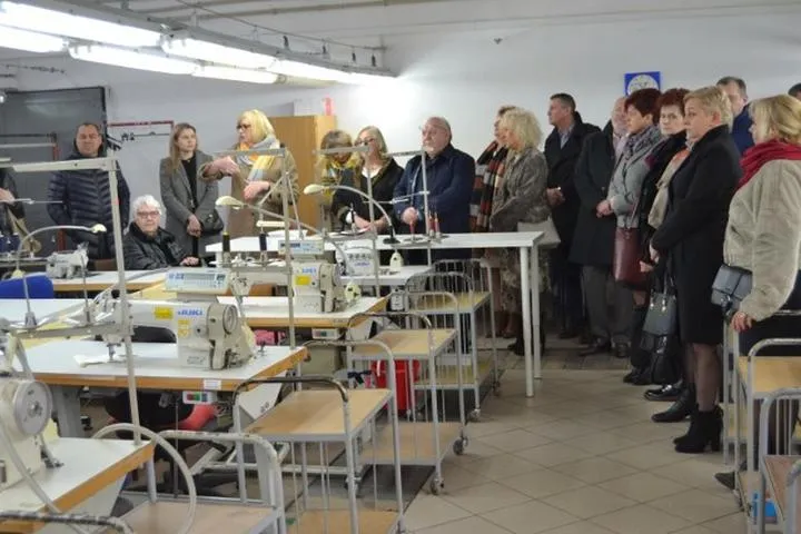 Zaskakujące odkrycia w 'Rozdziobią nas kruki wrony' – ile stron skrywa ta nieprzeciętna powieść?