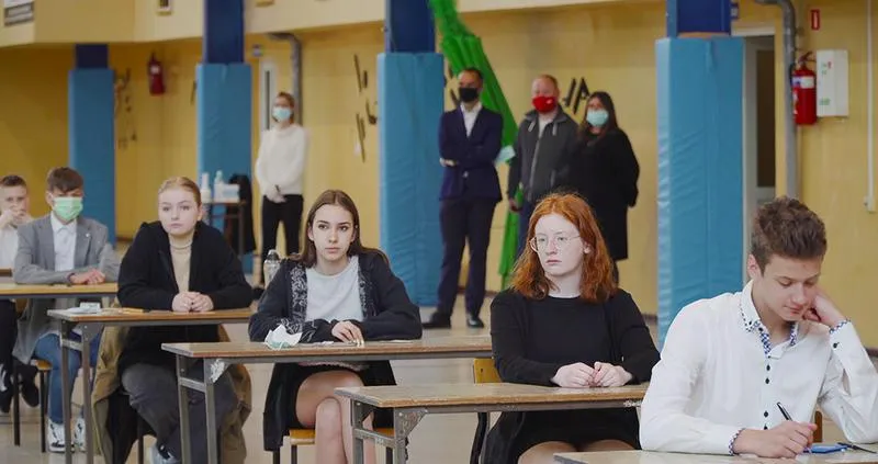 Ósmoklasiści nie płaczą - recenzja i analiza